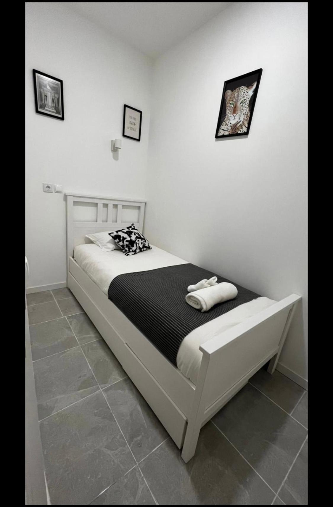 Apartamento Conde Do Redondo Lisbon Luaran gambar
