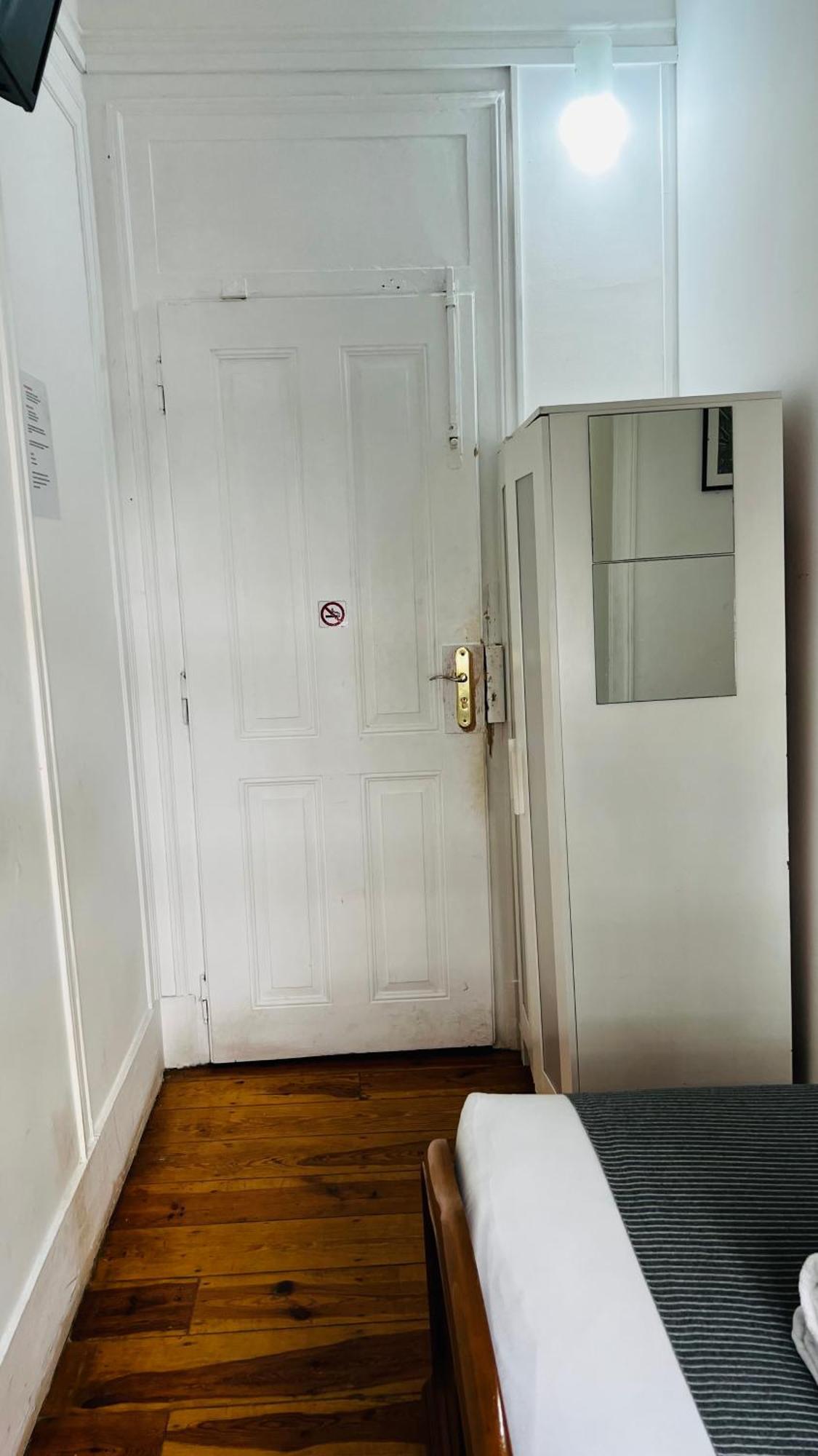 Apartamento Conde Do Redondo Lisbon Luaran gambar